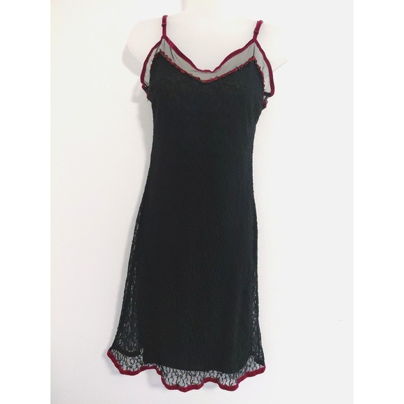 Betsey Johnson Dresses & Skirts - VTG Betsey Johnson Slip Dress Black Lace Rose Ditsy Neckline Velvet Trim Large